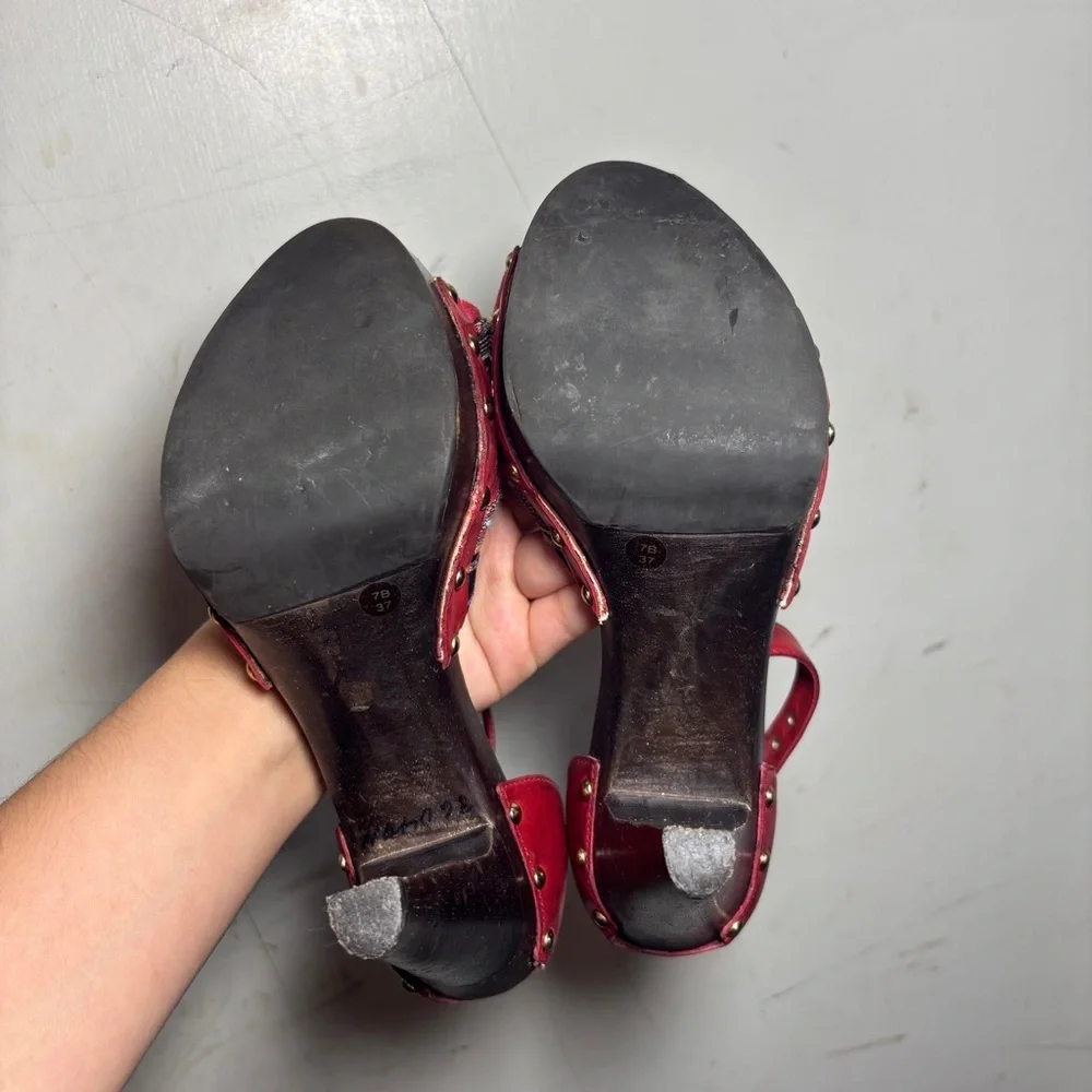 Vince Camuto Red Brown Open Toe Suede Platform Heel Ankel Strap Sandal Size 7